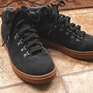 Forsake "Lucie Mid" size 8